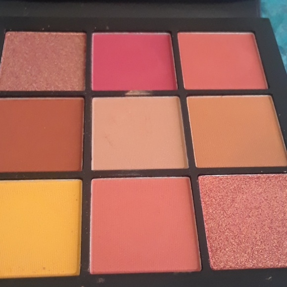 🍑Huda beauty Coral obsessions pallette🍑 - Picture 6 of 7